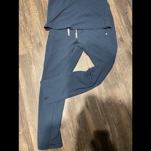 Figs Dark Harbor scrub set